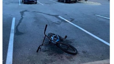 A 12 years-old knows how to park better than most adults.